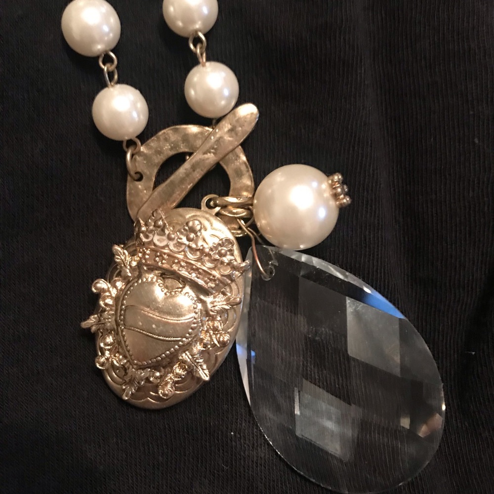Beautiful necklace - Picture 2 of 3